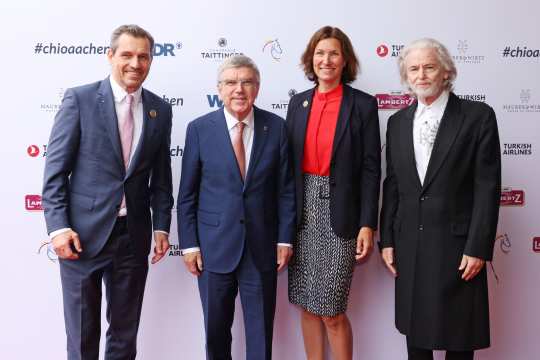 The photo shows IOC President Thomas Bach together with ALRV President Stefanie Peters, Lambertz sole owner Hermann Bühlbecker and ART General Manager Michael Mronz. Photo: Andreas Steindl