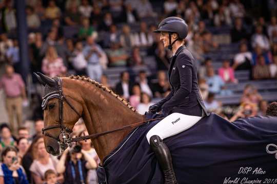 The photo shows Simone Blum and her DSP Alice at the farewell ceremony in Aachen. (Photo: CHIO Aachen/Jil Haak).