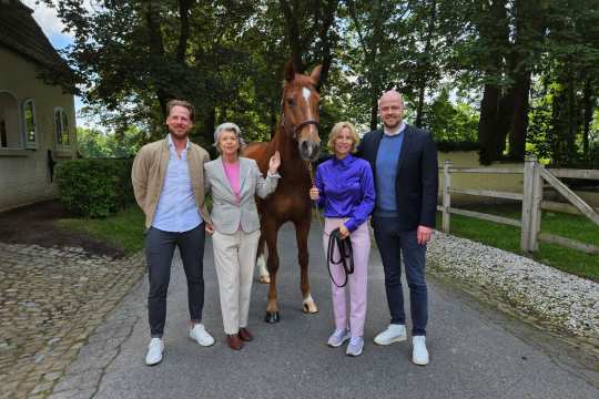 The photo shows the jury for the ‘Silver Horse’ award. From left to right: Tobias Königs, Dr. Ute Countess Rothkirch, Nadine Capellmann and Philip Erbers. Wolfgang Brinkmann is not present. (Photo: CHIO Aachen/Alina Gotzeina).