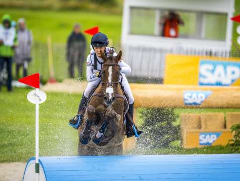 The photo shows the winner of the SAP-Cup at the CHIO Aachen 2023, the British rider Yasmin Ingham on "Banzai du Loir". Photo: CHIO Aachen/Arnd Bronkhorst
